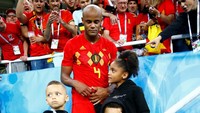 Aksi ini menjadi perhatian suporter Belgia. REUTERS/Fabrizio Bensch.