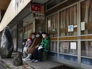 Unik! Ada Kota di Jepang yang Dihuni Orang-orangan Sawah