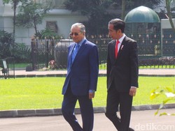 Jokowi-Mahathir Bahas Perbatasan hingga Persoalan TKI di Malaysia