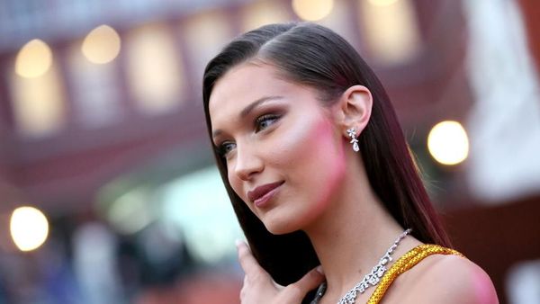 10 Selebriti Wanita dengan Kecantikan Wajah Sempurna Menurut Matematika