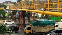 Penampakan Terkini JPO Bambu Apus Usai Diseruduk Truk