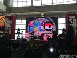 Mengintip Panggung di Kumpul ID