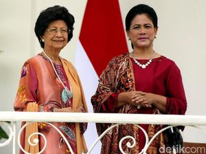 Suasana Hangat Ibu Negara Iriana dan Siti Hasmah Suasana Hangat Ibu Negara Iriana dan Siti Hasmah