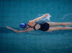 Cewek Bertubuh Bentuk Pir Wajib Perhatikan Hal Ini Jika Hobi Renang