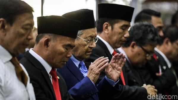Potret Jokowi dan Mahathir Salat Jumat Bersama di Istana Bogor