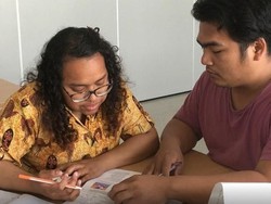 Dolfina Mansnembra, Calon Pakar Laser dari Papua