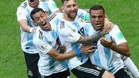 Setelah turun minum, Argentina mampu meneruskan momentum untuk berbalik unggul 2-1 melalui Gabriel Mercado. Foto: REUTERS/Pilar Olivares
