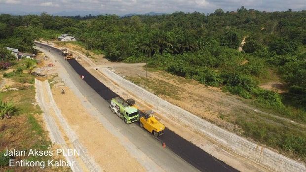 Beberapa proyek jalan dan jembatan yang dibiayai SBSN adalah pembangunan Jalan Akses Bandara Kertajati, Fly Over (FO) Gombong, Jalan Tol Solo-Kertosono yang menjadi porsi Pemerintah, Jembatan Musi IV, Jalan Nasional Sofi-Wayabula, Jalan Nasional Tapan-Batas Bengkulu, pembangunan jalan perbatasan di Provinsi NTT, pembangunan jalan trans dan perbatasan Papua, dan pembangunan jalan perbatasan Kalimantan Barat. (Biro Komunikasi Publik Kementerian PUPR)