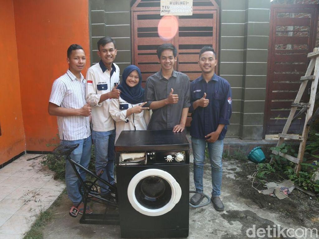 Keren, Ini Lho Mesin Cuci Gowes Tanpa Listrik Karya Mahasiswa UMM Keren, Ini Lho Mesin Cuci Gowes Tanpa Listrik Karya Mahasiswa UMM