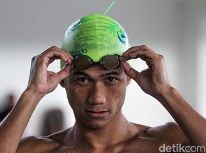 Jendi Pangabean Perenang Satu Kaki yang Kuasai Asia Tenggara Jendi Pangabean Perenang Satu Kaki yang Kuasai Asia Tenggara