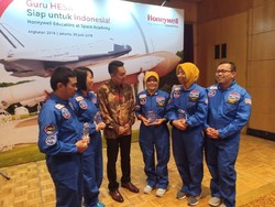 Kisah 10 Guru Indonesia Belajar ala Astronot NASA