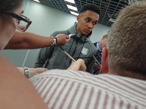 Gampang-Gampang Susah Wawancara Pemain Top di Mixed Zone