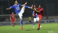 Tak ada tambahan gol di hingga babak pertama usai. Persija unggul 1-0 di babak awal itu. 