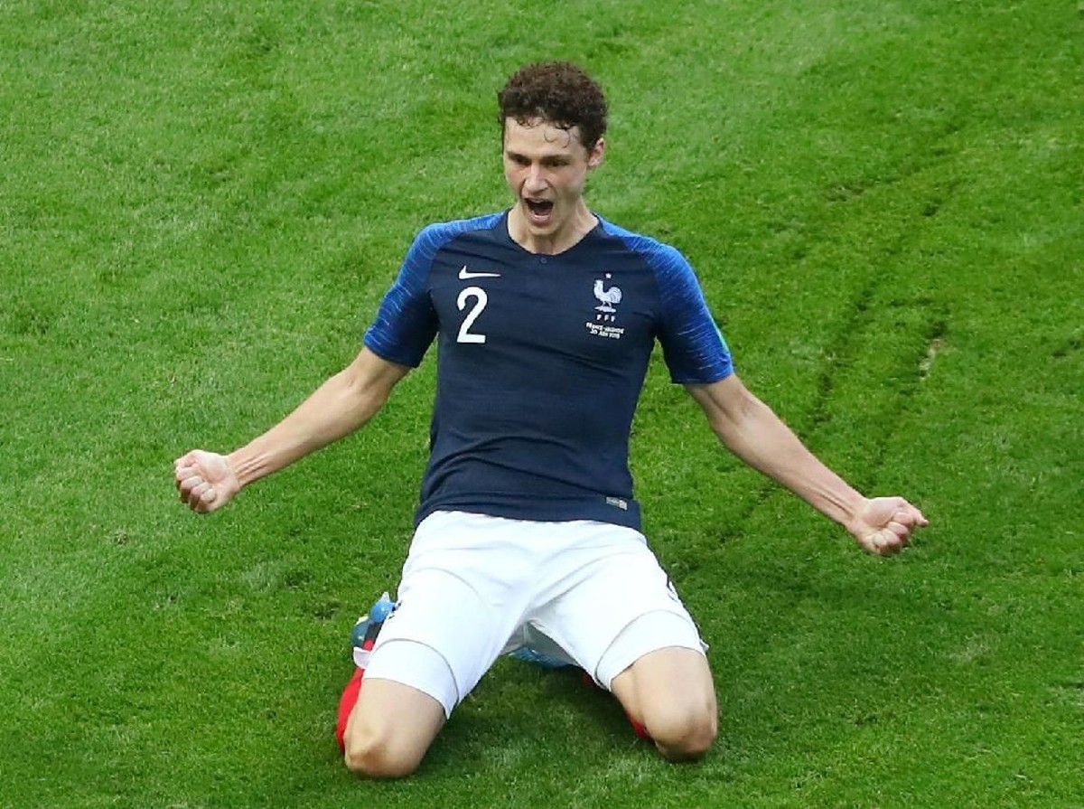 Benjamin Pavard mencetak gol pertamanya untuk tim senior Prancis dengan berkelas (REUTERS/Pilar Olivares)