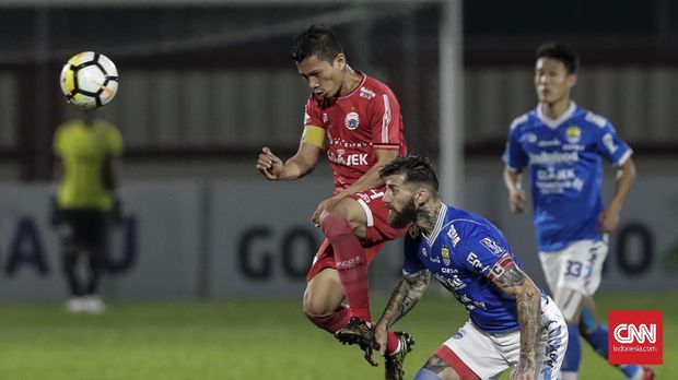 Persija Jakarta kalah 2-3 dari Persib Bandung.