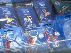 Video: Main ke Fan Shop Piala Dunia Rusia Yuk