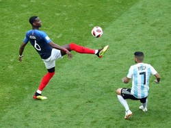 Argentina memulai serangan, namun justru Prancis yang menciptakan peluang nyata pertama. Foto: REUTERS/Pilar Olivares