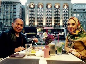 Ini Pose Calon Wakil Bupati Bogor,  Ingrid Kansil Saat Jajan hingga Belanja Salak