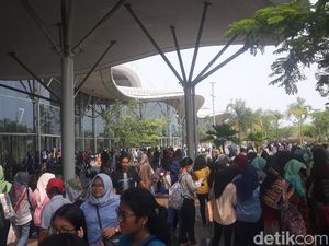 Rela Antre dari Subuh, Fans Siap Sambut GOT7 Malam Ini Rela Antre dari Subuh, Fans Siap Sambut GOT7 Malam Ini
