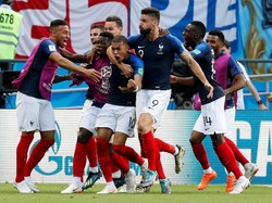 Prancis hanya butuh kurang dari lima menit untuk memperbesar keunggulan atas Argentina 4-2. Mbappe sukses mengukir namanya lagi di papan skor. REUTERS/Carlos GArcia Rawlins. 
