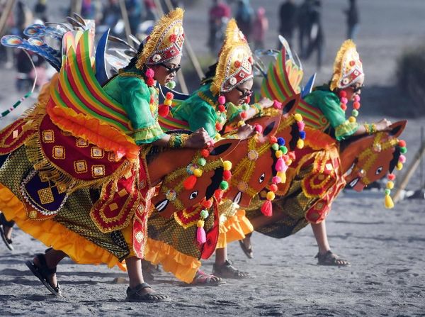 Mengenal Tarian-tarian Tradisional Nusantara di Eksotika Bromo 2018