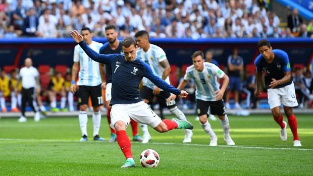 Peluang Antoine Griezmann jadi bintang timnas Prancis terbuka di laga melawan Uruguay.