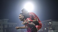 Persija tak berhasil menambah gol lagi hingga pertandingan berakhir. Persija, yang menurunkan Marko Simic, di laga itu menang tipis 1-0 atas Persib.