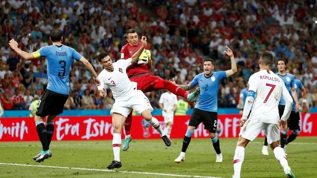 Portugal bermain lebih agresif di awal babak kedua.