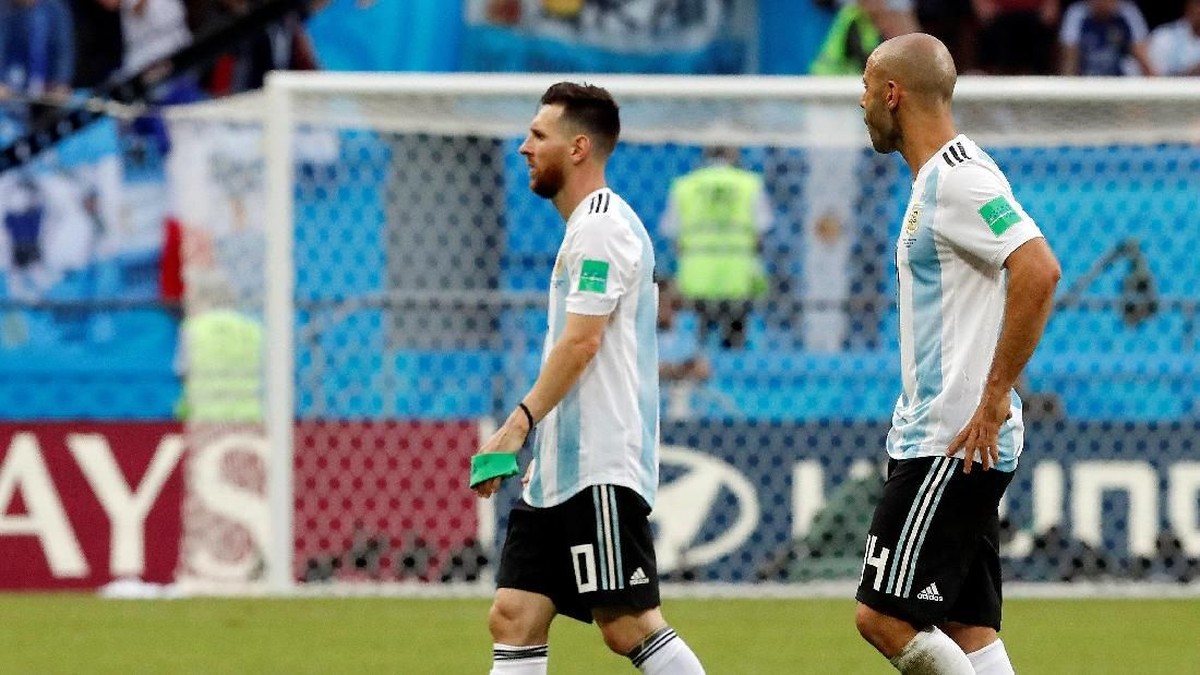 Lionel Messi diminta melanjutkan kariernya di timnas Argentina. (Foto: Carlos Garcia Rawlins/Reuters)
