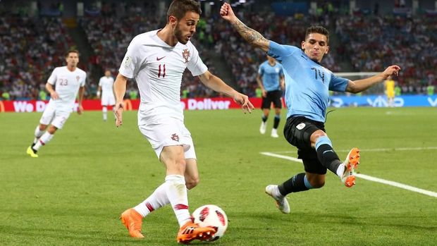 Lini tengah Uruguay bermain impresif di babak pertama.