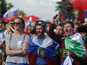 Hadapi Spanyol, Pemain Kedua Belas Rusia Penuhi Stadion