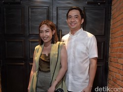 Kocak, Ayu Dewi Anggap Sang Suami Penggemar Garis Kerasnya