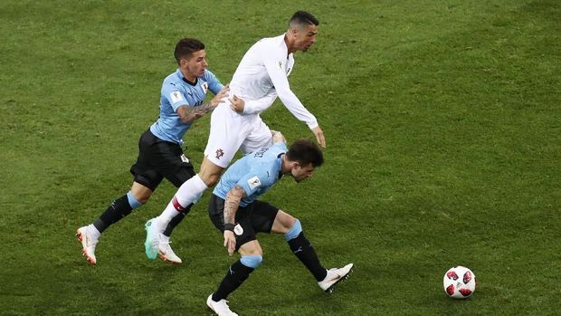 Uruguay mengalahkan Portugal di babak 16 besar.