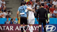 Tidak sedikit yang kemudian memuji tindakan Ronaldo tersebut. REUTERS/Toru Hanai.