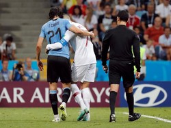 Tidak sedikit yang kemudian memuji tindakan Ronaldo tersebut. REUTERS/Toru Hanai.