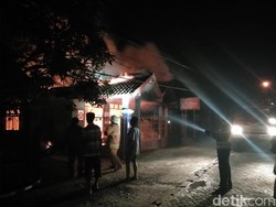 Rumah Sekaligus Mebel Hangus Terbakar, Kerugian Capai Rp 500 Juta