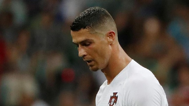Akhirnya Messi dan Ronaldo Kompak (Terdepak) Akhirnya Messi dan Ronaldo Kompak (Terdepak)