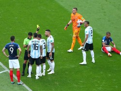 Video: Laga Prancis Vs Argentina Bertabur Kartu Kuning