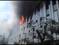 Apartemen di Medan Terbakar, Asap Hitam Membubung