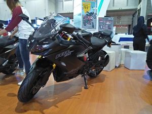 Motor Hasil Kawin Silang TVS dan BMW Mejeng di Jakarta