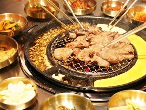 Siang Ini Enaknya Makan BBQ Korea yang Empuk Juiciy di Sini