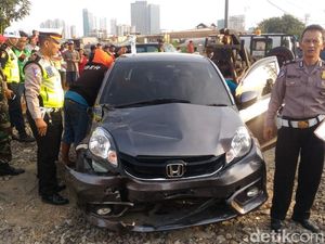 Polisi: Mau Selamat, Beli Mobil yang Mahal