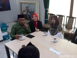 Ngeteh Bareng Rabiatul, Ridwan Kamil Janjikan Pekerjaan Baru