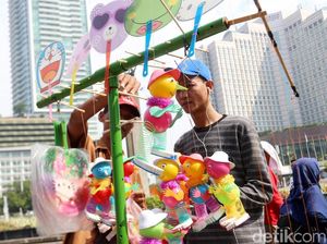 PKL Tumpah Ruah di CFD Sudirman-Thamrin