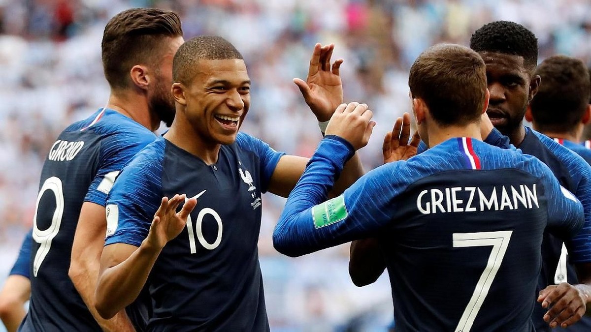 Kylian Mbappe dan Antoine Griezmann akan meneror pertahanan Uruguay di perempatfinal Piala Dunia 2018 (Foto: Carlos Garcia Rawlins/Reuters)