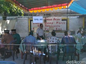 TPS 49 Manukan Dono Surabaya Gelar Pemungutan Suara Ulang TPS 49 Manukan Dono Surabaya Gelar Pemungutan Suara Ulang