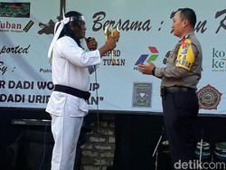 Kapolres Tuban Dapat Warisan Kapak Maut Wiro Sableng, Penasaran?