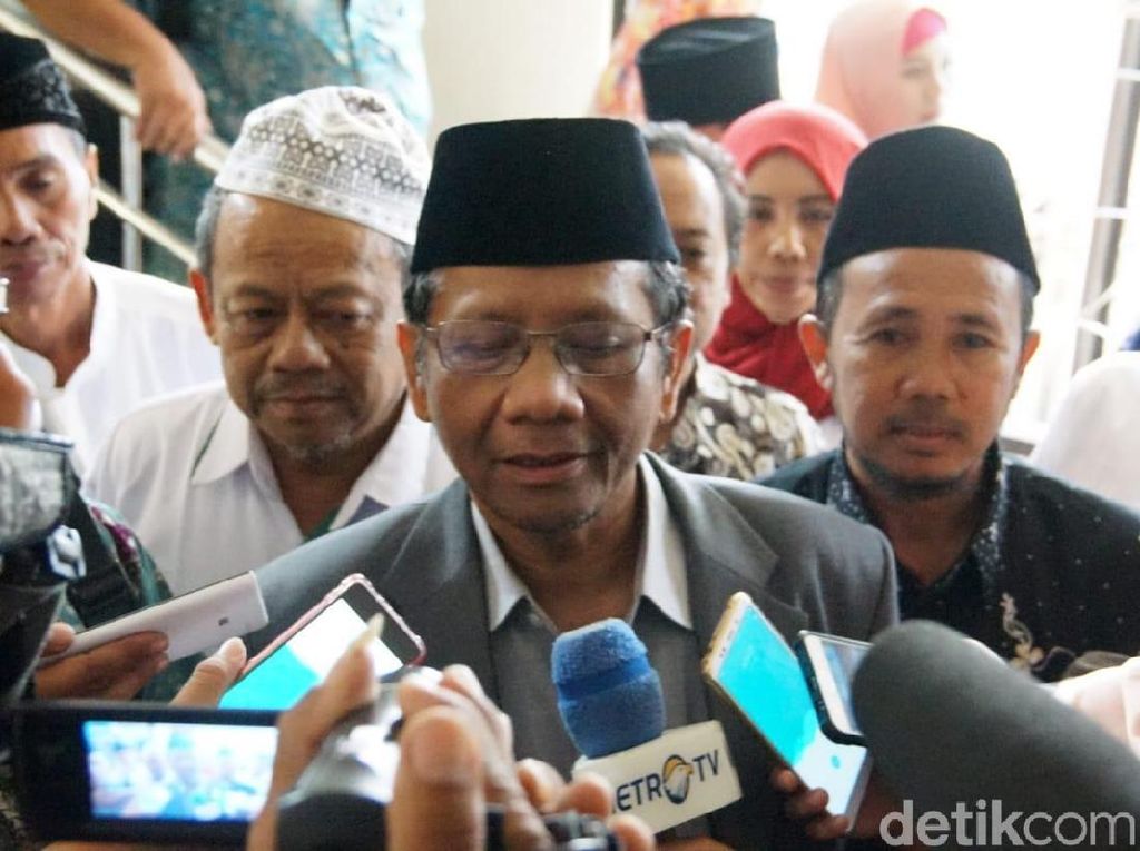 Mahfud Md Bertemu Jokowi: Saya Sampaikan Tak Kecewa Mahfud Md Bertemu Jokowi: Saya Sampaikan Tak Kecewa
