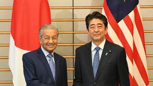 Ramai Dibahas, Begini Momen Mahathir Kunker Perdana ke Jepang
