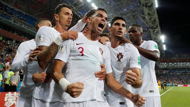 Pepe menjadi pencetak gol tertua untuk Portugal.